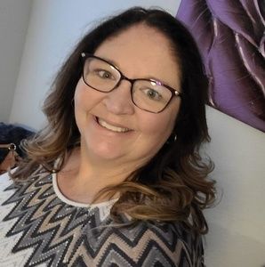 Meet your Posher, Denise